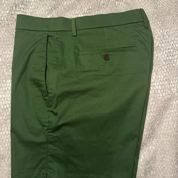 Banana Republic Aiden Shorts Mens Green 7 Inch Inseam Cotton Chino Size 33 NWT - Picture 2 of 6